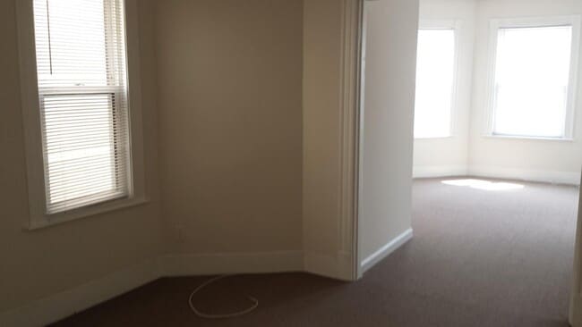 Building Photo - 81 White St