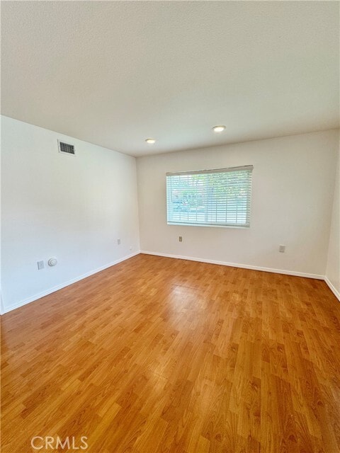 Foto del edificio - 629 E Maple Ave