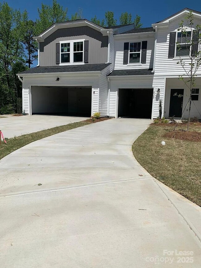 Building Photo - 2348 Belterra Dr
