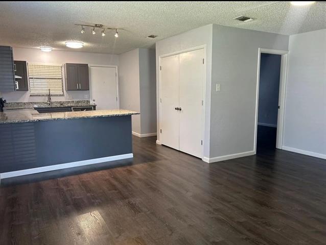 Foto del edificio - 1724 Jenkins Ln