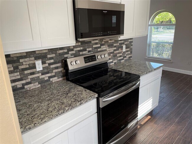 Building Photo - 1013 Gannon Dr