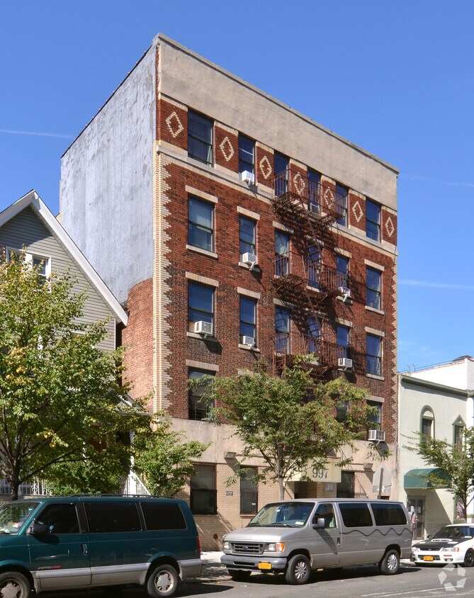 Primary Photo - 997 Morris Ave