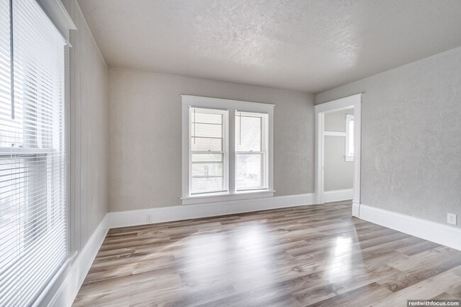 Foto del edificio - 328 Parkway Ave