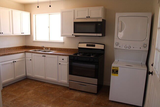 Building Photo - 5656 Sun Valley Dr