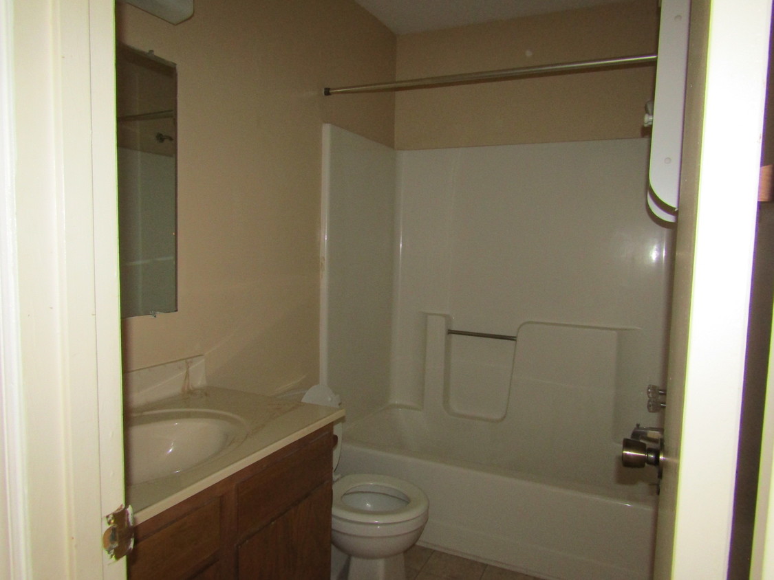 Building Photo - 486 Britton Ave
