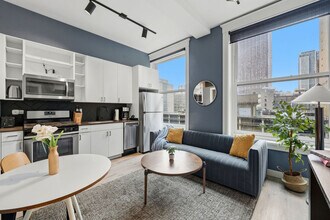 Building Photo - 417 S Dearborn St