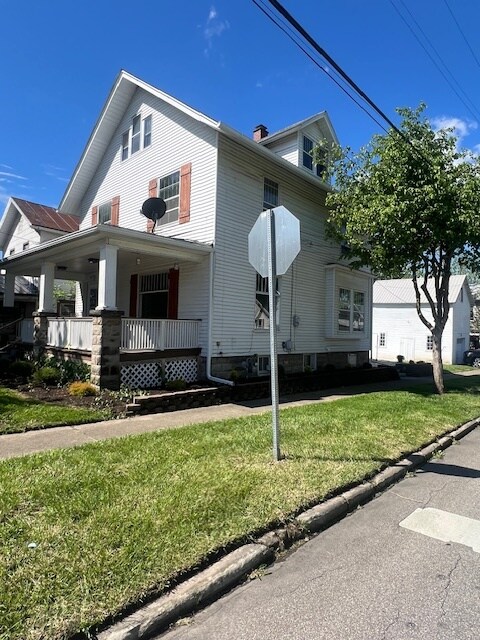 Foto principal - 203 S Grant St