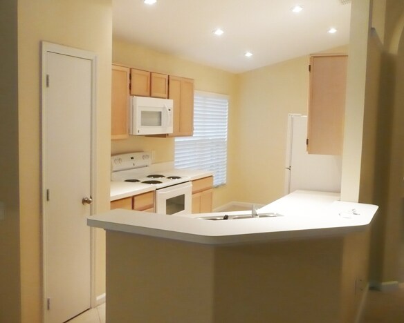 Foto del edificio - Lake Mary 3 Bed 2 bath Pool with Pet frien...