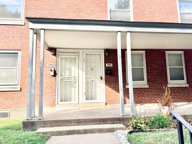 Photo - 1791 Algonquin Pkwy (Louisville, KY) Townhome