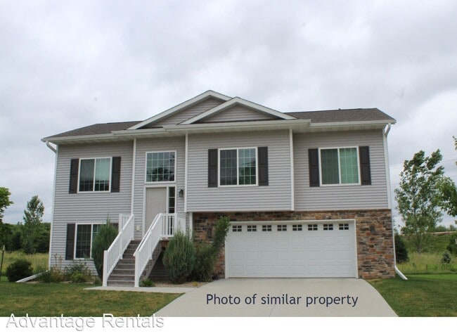 Building Photo - 4 br, 3 bath House - 1029 Manitou Trail