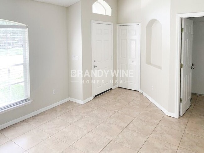 Building Photo - 2143 Fennell St