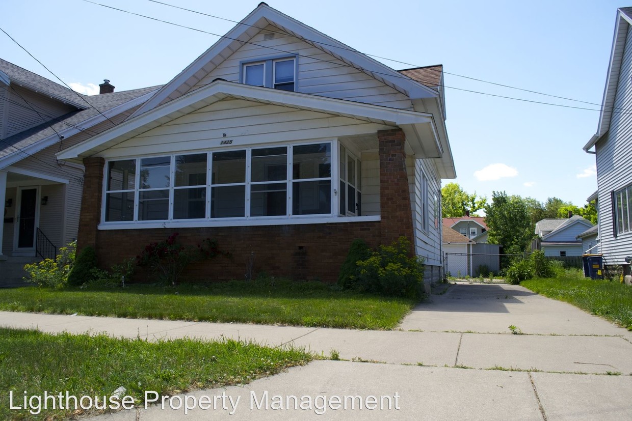 Primary Photo - 3 br, 1 bath House - 1425 Tamarack Ave NW