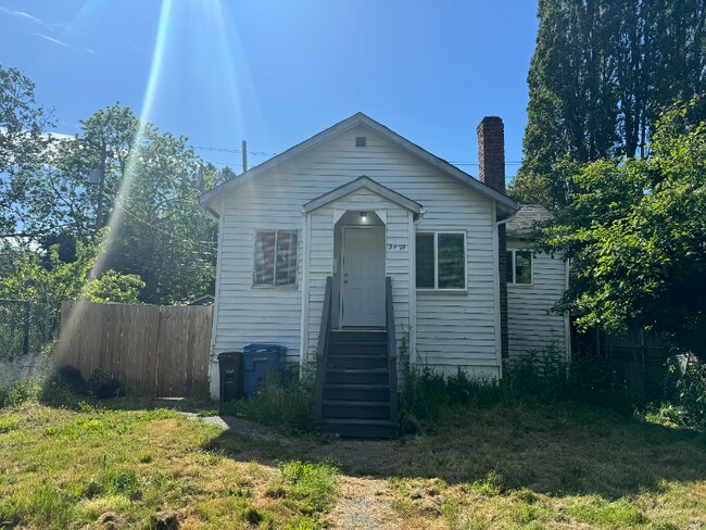 Foto del edificio - 5429 Delridge Way SW