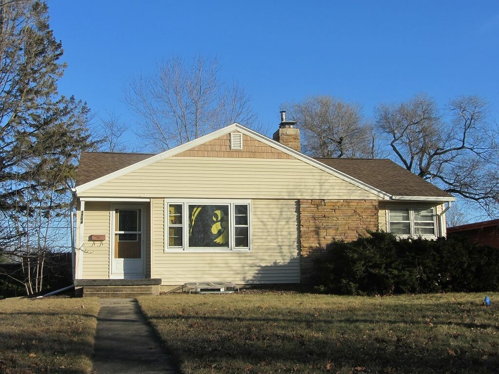 Primary Photo - 1704 Tremont St