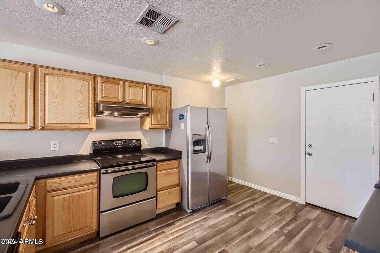 Building Photo - 4016 W Rose Garden Ln