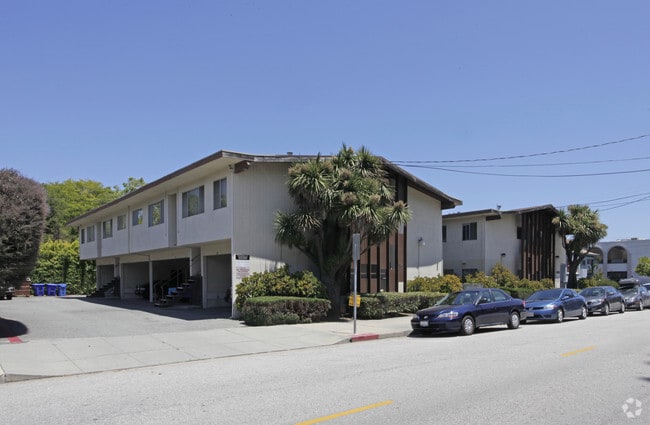 Building Photo - Lincoln Apartments