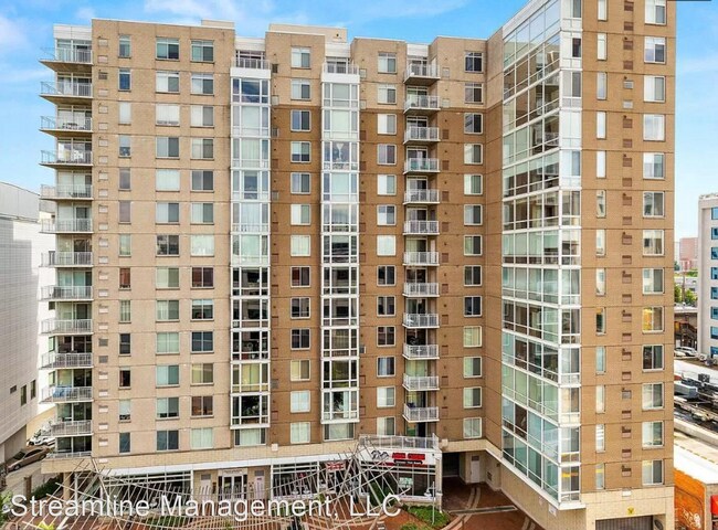 Foto del edificio - 1 br, 1 bath House - 930 Wayne Ave #707