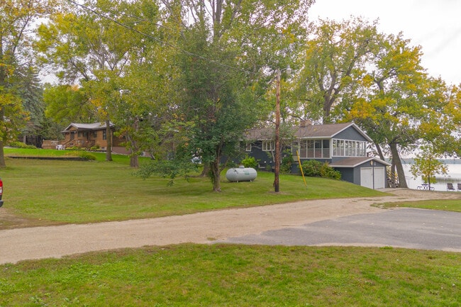 Building Photo - 6806 Sunset Strip NW