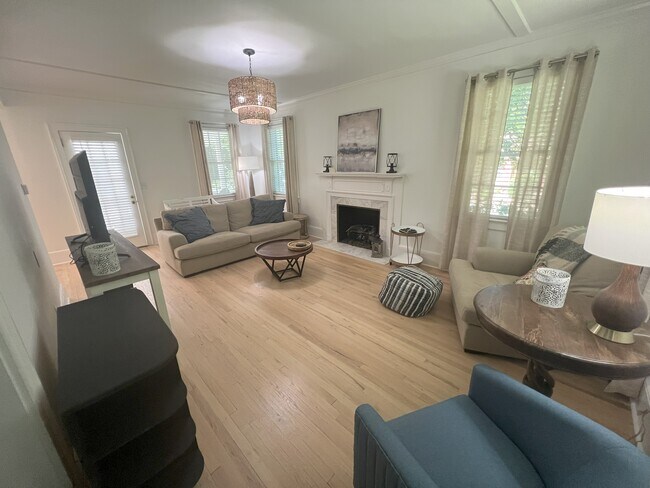 Foto del edificio - 111 Hillcrest Ave