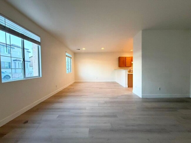 Building Photo - 9888 Fountain Walk Ave