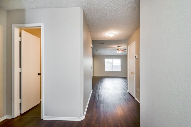 Building Photo - 3309 Teasbend Ct