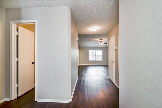 Foto del edificio - 3309 Teasbend Ct