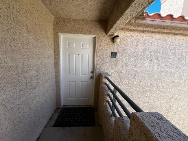 Foto del edificio - A beautifully Maintained 2-bedroom, 2-bath...