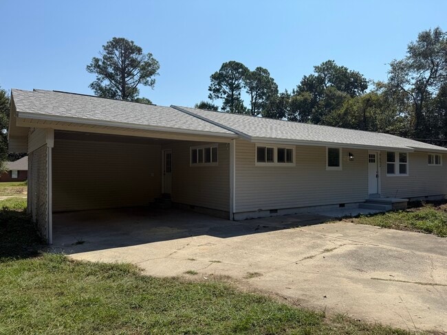 Building Photo - 9652 Cove Ave