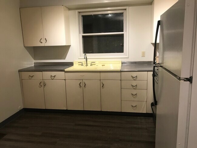 Foto del edificio - 6124 NE Multnomah St