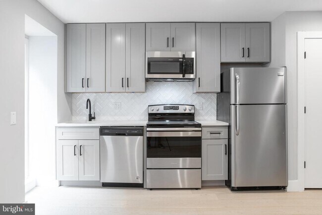 Building Photo - 1707 Rittenhouse Square