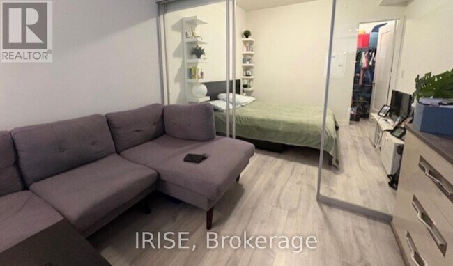 Building Photo - 135 Lower Sherbourne St