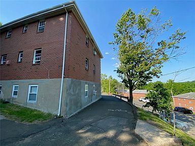 Building Photo - 105 Sigwin Dr