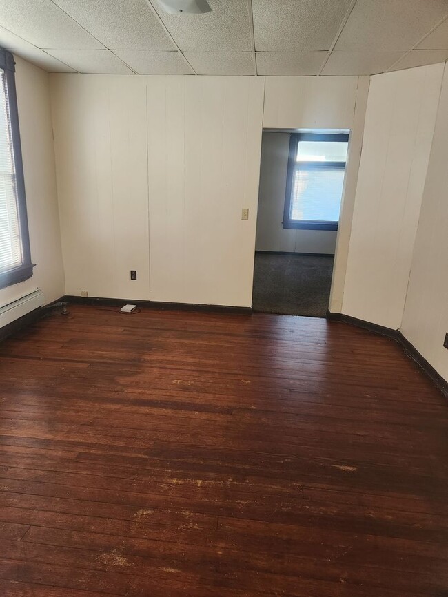 Building Photo - 3 Bedroom near Promenade Park