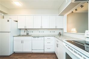 Building Photo - 3091 Colonial Way