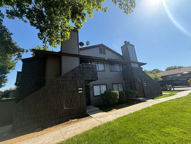 Foto del edificio - 1190 S Winery Ave