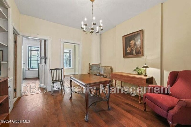 Foto del edificio - 102 Dove St
