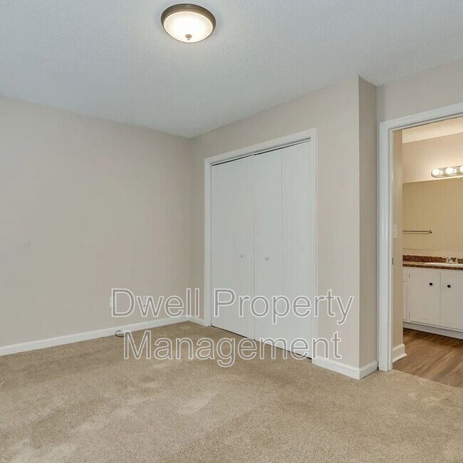 Foto del edificio - 3512 Woodlake Rd