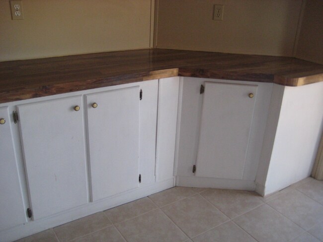 Foto del edificio - 488 Will Holt Rd