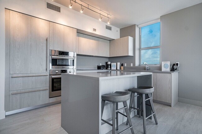 Foto del edificio - 1801 S Ocean Dr