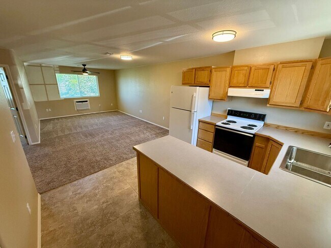 Building Photo - 1308 Burrell Ave