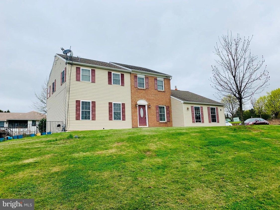 Primary Photo - 2871 New Hanover Square Rd