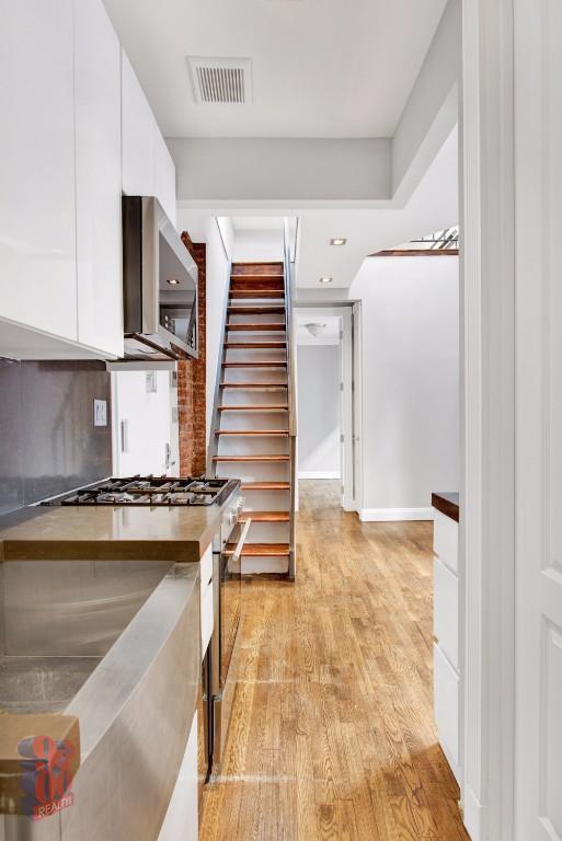 Foto principal - 410 E 13th St