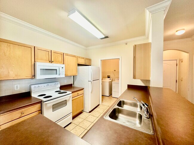 Building Photo - 6411 Borasco Dr
