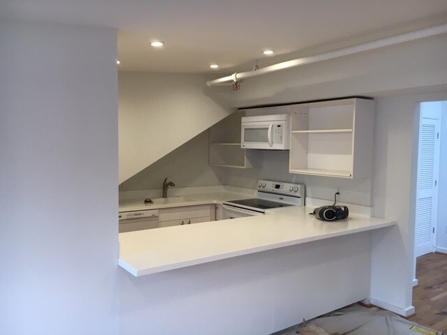 Building Photo - 609 E Market St