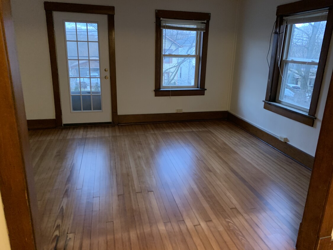 Family Room - 229 N Broad St