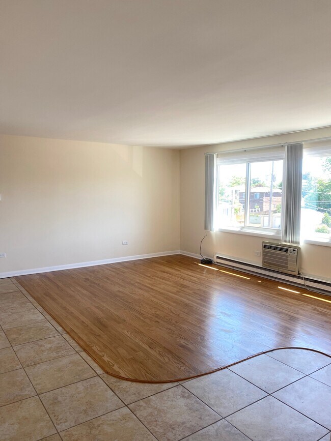 Foto del edificio - 8300 Grand Ave