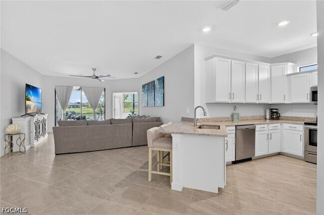 Building Photo - 14001 Hunter Oak Dr