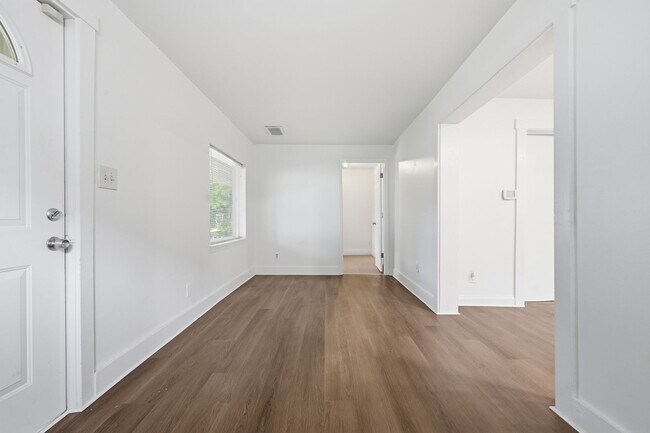 Foto del edificio - Update 3 bedroom 1 bath home for rent.