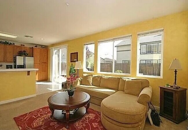 Foto del edificio - 246 White Birch Ct