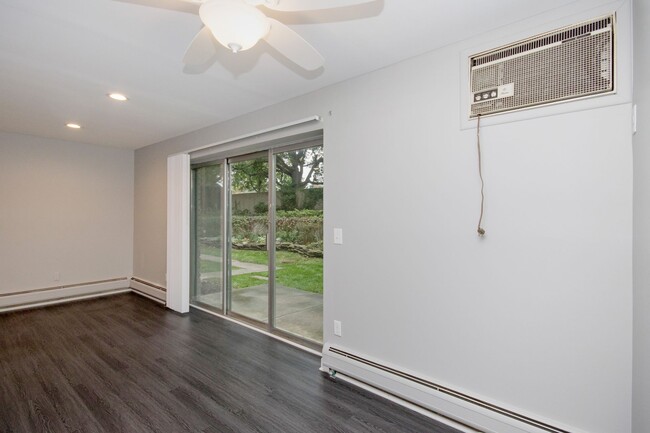 Building Photo - 33302 Kingslane Ct